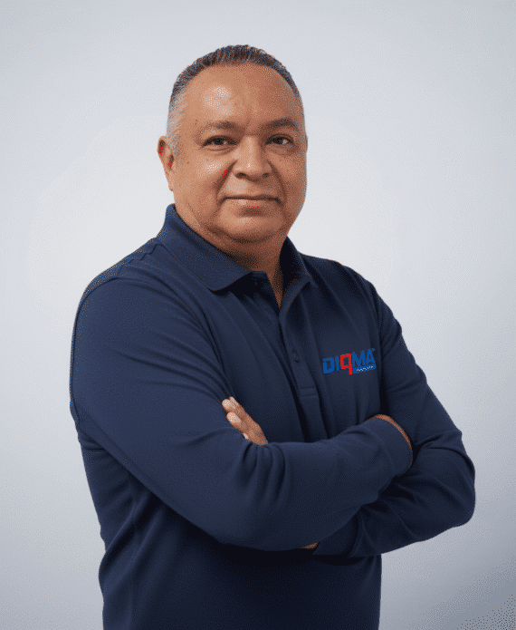 Jose Luis Puente es asesor comercial en Diqma Solutions y atiende requerimientos de EPP